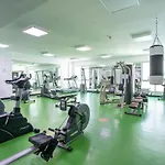 Upgraded L Stunning Studio In Dubai Marina Sleeps 4